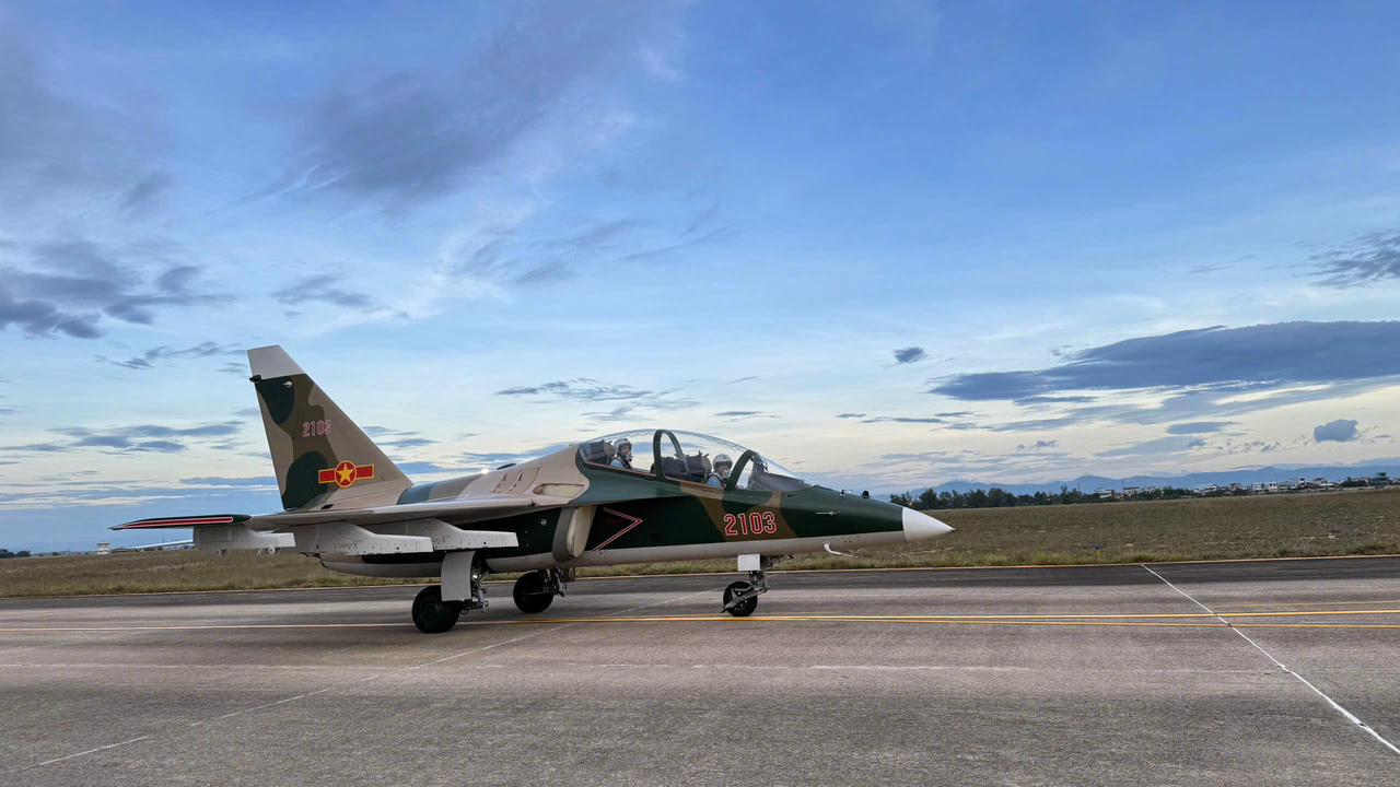 Trung đoàn 940, Trường Sĩ quan Không quân tổ chức thành công ban bay cán bộ trên sân bay mới