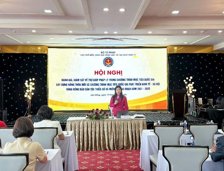 Đ/c Tô Thị Thu Hà, Phó Cục trưởng Cục Phổ biến, giáo dục pháp luật và Trợ giúp pháp lý (PBGD&TGPL)