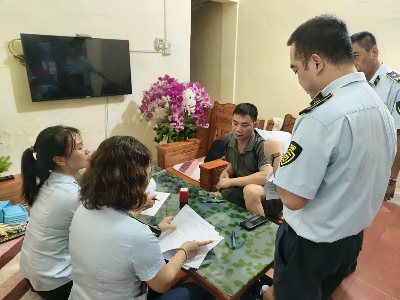 Khởi tố chủ cơ sở sử dụng chất cấm để sản xuất giò chả ở Lào Cai