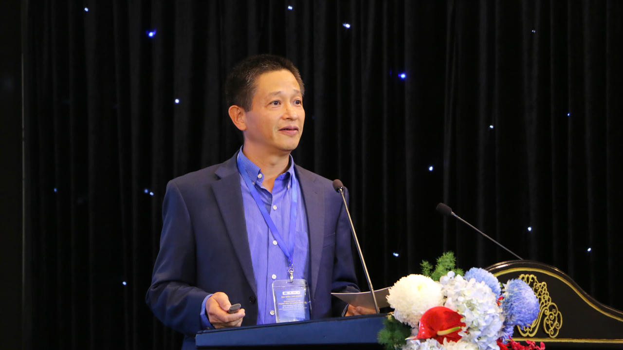 Luật sư Trần Anh Đức - Công ty TNHH Allen Overy Shearman Sterling (Việt Nam) phát biểu tại Hội thảo.