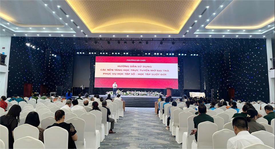 Hướng dẫn, giới thiệu cách sử dụng các nền tảng học trực tuyến mở phục vụ cho việc nâng cao kỹ năng số.