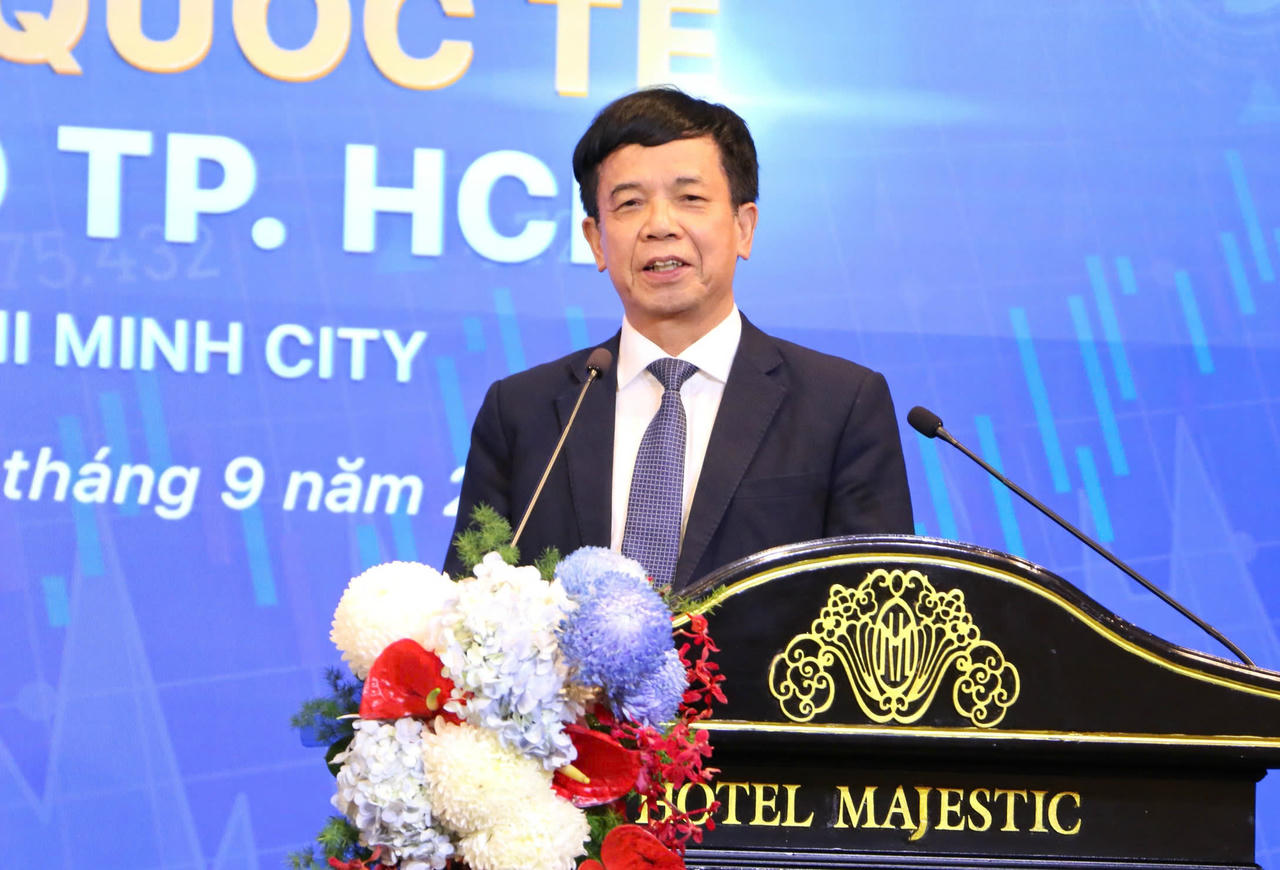 GS. TS. Lê Hồng Hạnh - Chủ tịch Trung tâm trọng tài quốc tế Việt Nam (VIAC).