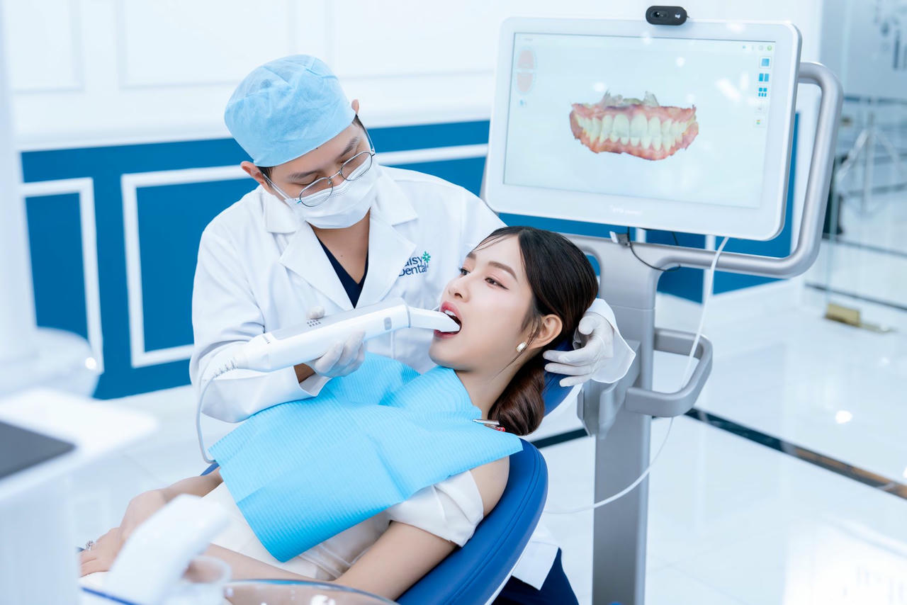 Chị Yến Như chọn niềng răng tại Nha khoa Quốc tế DAISY để tìm lại nụ cười tự tin, rạng ngời của mình