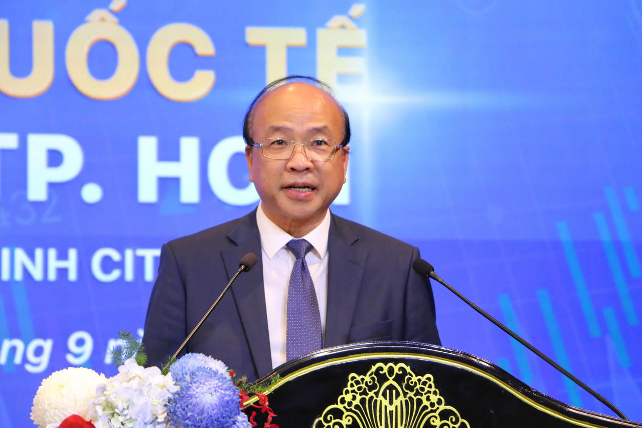 Thứ trưởng Bộ Tư pháp Phan Chí Hiếu phát biểu khai mạc Hội thảo.