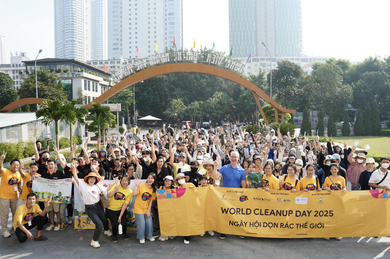 Ngày hội Dọn rác Thế giới – World Cleanup Day 2025 tại Hà Nội. (Ảnh trong bài: Let’s Do It Việt Nam cung cấp)
