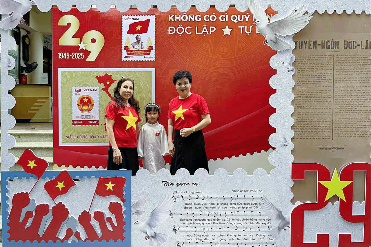 Khi tình yêu nước được thể hiện qua thời trang