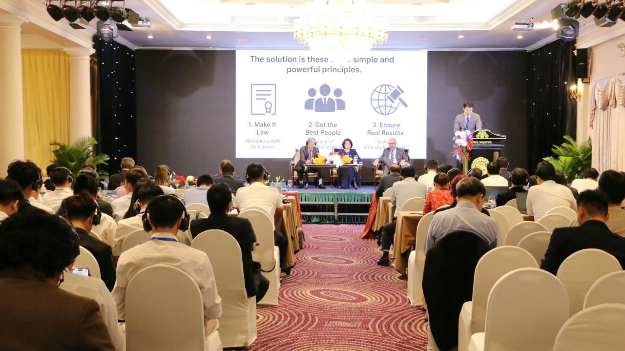 Toàn cảnh phiên 2 của hội thảo.