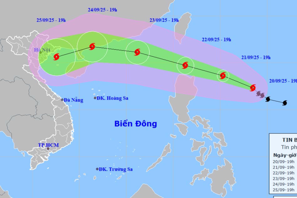 Bão Ragasa giật cấp 16 sắp vào Biển Đông
