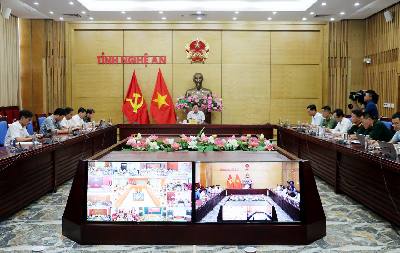 Cuộc họp về công tác GPMB -TĐC dự án đường sắt tốc độ cao Bắc Nam tại điểm cầu tỉnh Nghệ An.