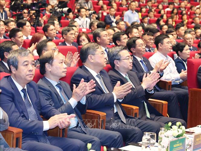 Các đại biểu dự kỷ niệm 50 năm Ngày thành lập Tập đoàn công nghiệp - năng lượng Quốc gia Việt Nam. Ảnh: Thống Nhất/TTXVN