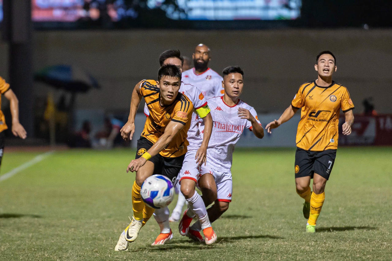 Vòng 4 V.League: 3 trận đấu sớm đều có kết quả hòa