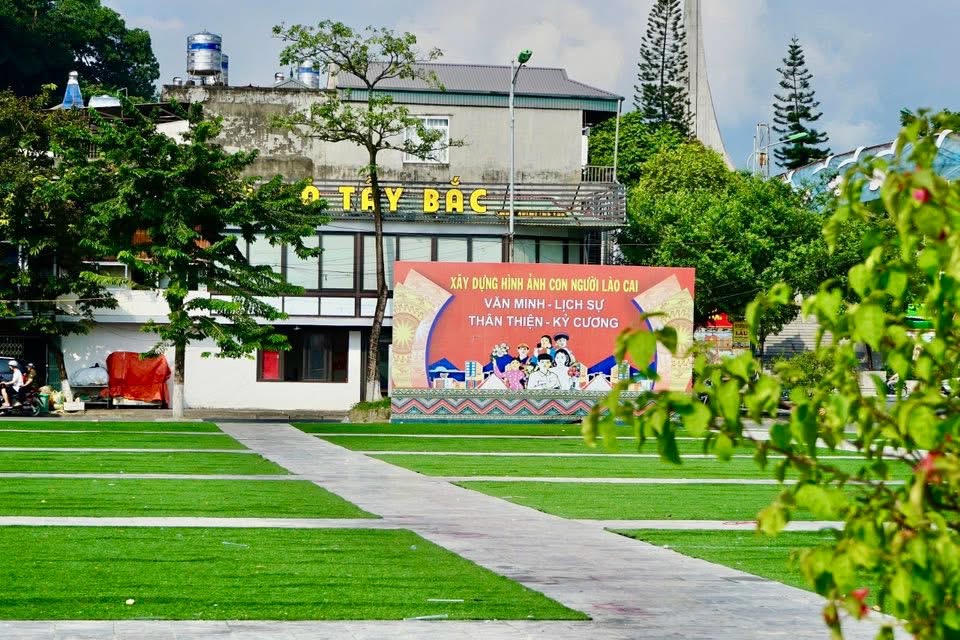 Trưởng Ban Tuyên giáo và Dân vận Tỉnh ủy Lào Cai lưu ý địa phương cần tiếp tục quan tâm đến chất lượng, tính thẩm mỹ và chiều sâu nội dung tuyên truyền khánh tiết.