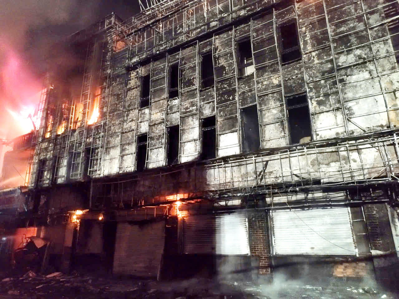 Hiện trường vụ cháy tại xã Năm Căn.