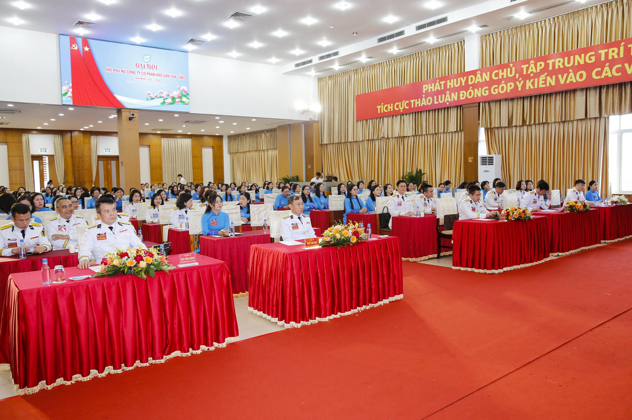 Các đại biểu dự đại hội