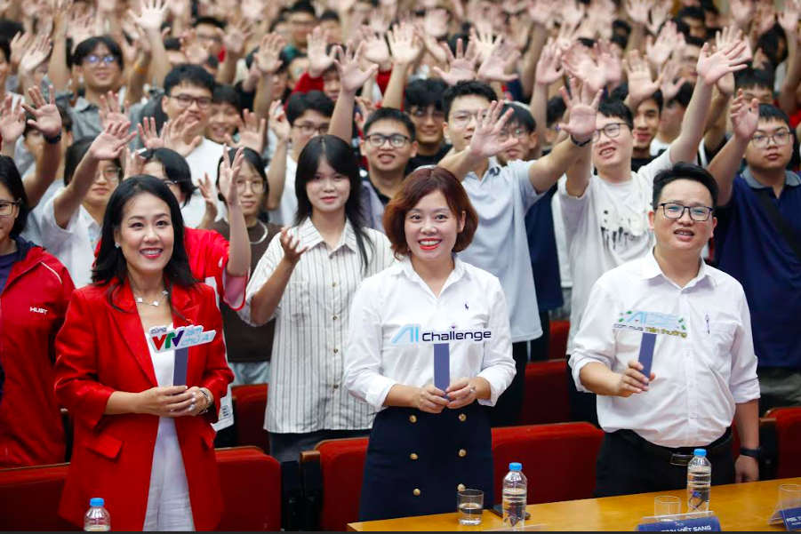 Giải thưởng lớn chưa từng có từ Nhà tài trợ độc quyền Techcombank hấp dẫn thí sinh.