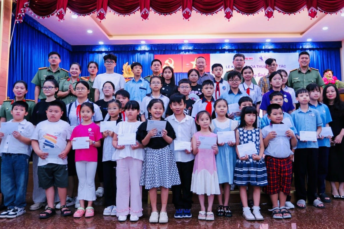 Tân Hiệp Phát tiếp tục triển khai chương trình bảo trợ học tập trị giá hơn 9 tỷ đồng tại Thành phố Hồ Chí Minh