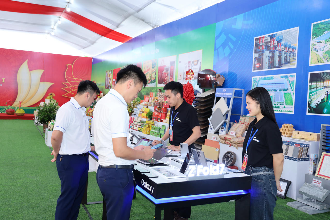 Không gian trưng bày thành tựu khoa học công nghệ, chuyển đổi số.