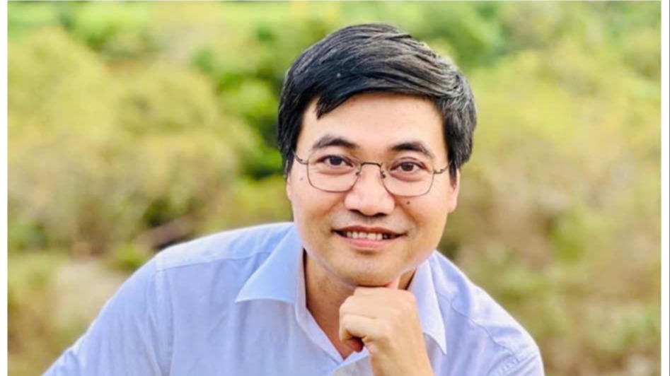 Nhà thơ, nhà giáo Ngô Mậu Tình, Phó Hiệu trưởng Trường PTDTBT TH&THCS Lâm Thủy, Quảng Trị