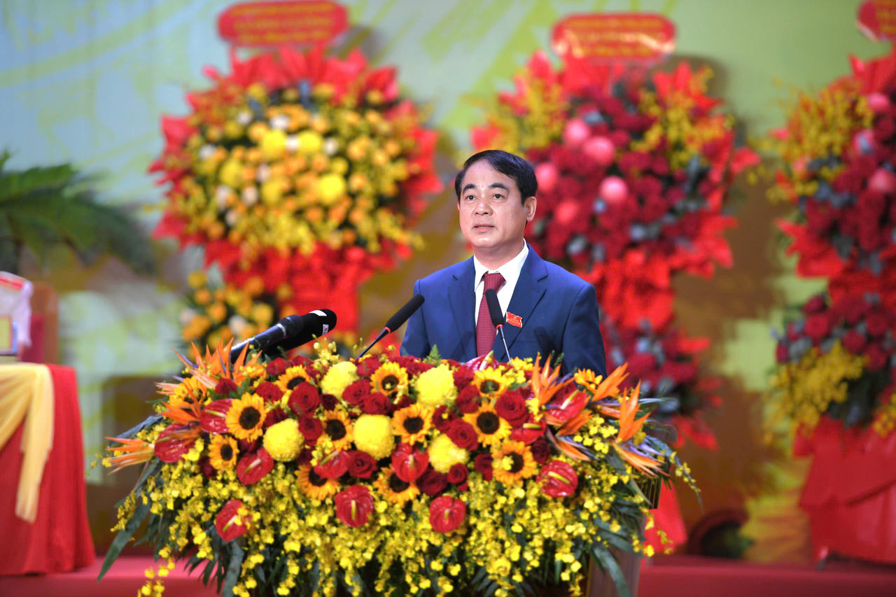 Bí thư Tỉnh ủy Nghiêm Xuân Thành đọc Diễn văn khai mạc Đại hội