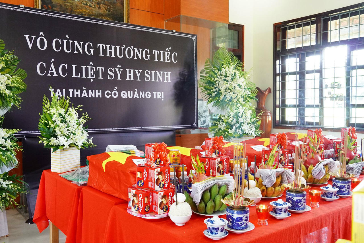 Hài cốt liệt sĩ được cất bốc tại Thành Cổ Quảng Trị.