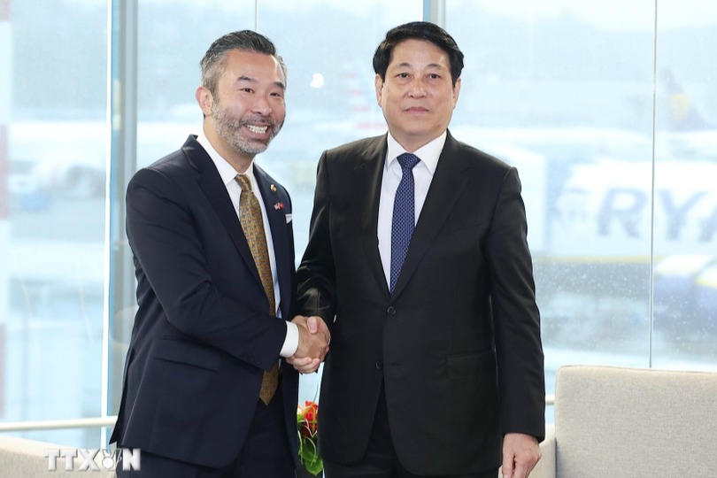 Chủ tịch nước Lương Cường tiếp Đoàn nghị sỹ bang Oregon do Hạ nghị sỹ Nguyễn Bá Lộc, Chủ tịch Ủy ban phát triển kinh tế Hạ viện Oregon làm Trưởng đoàn. Ảnh: TTXVN