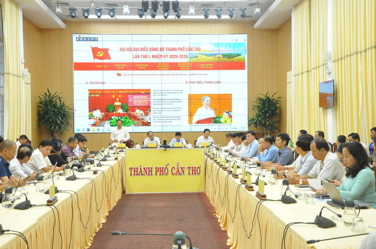 Quang cảnh buổi họp báo.