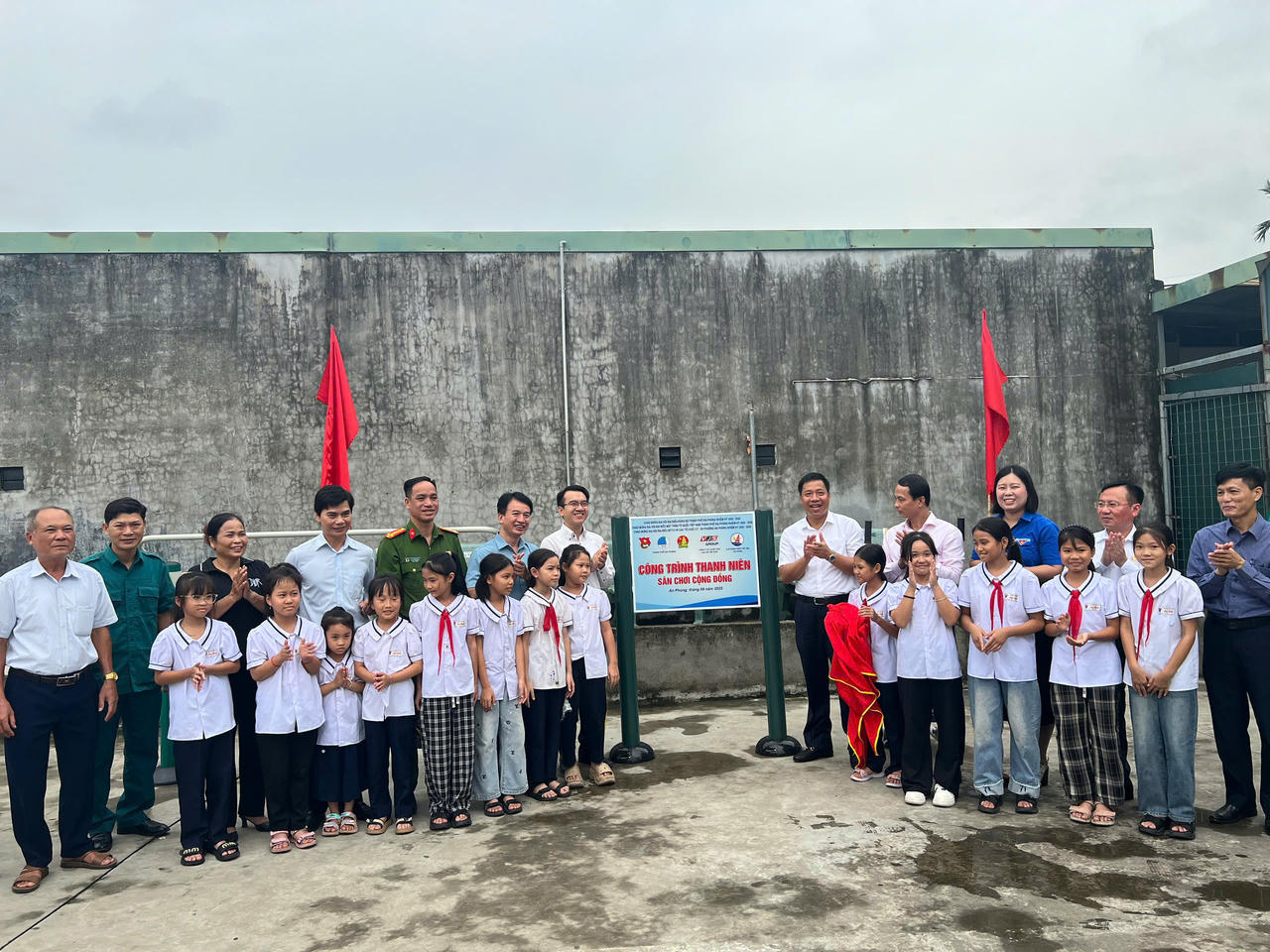 Phường An Phong đã đưa vào sử dụng khu vui chơi miễn phí cho thiếu nhi và nhân dân tại nhà văn hóa tổ dân phố Tình Thụy. 