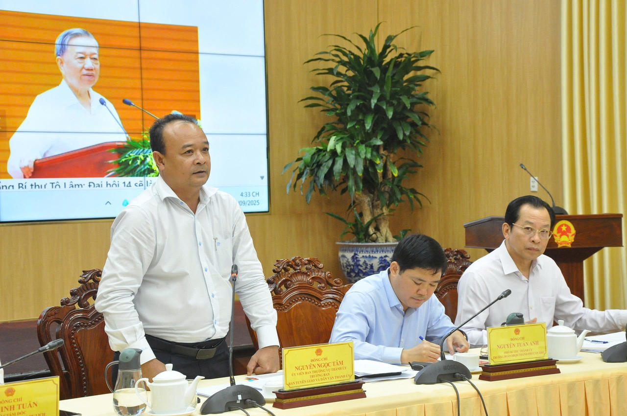 Ông Nguyễn Ngọc Tâm - Trưởng Ban Tuyên giáo và Dân vận Thành ủy Cần Thơ phát biểu tại buổi họp báo.