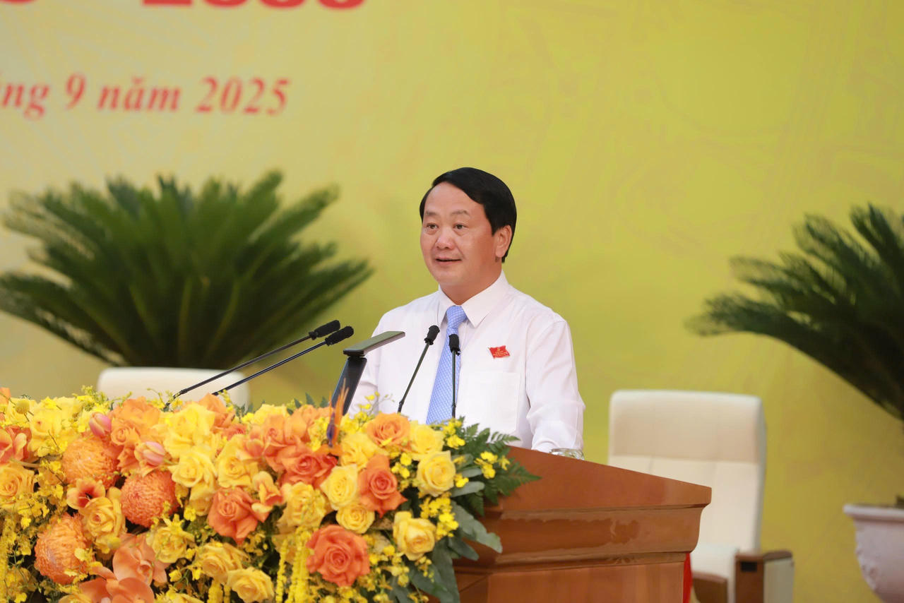 Ông Hầu A Lềnh, Bí thư Tỉnh ủy Tuyên Quang phát biểu chỉ đạo tại phiên trù bị. (Ảnh: Lê Hanh)