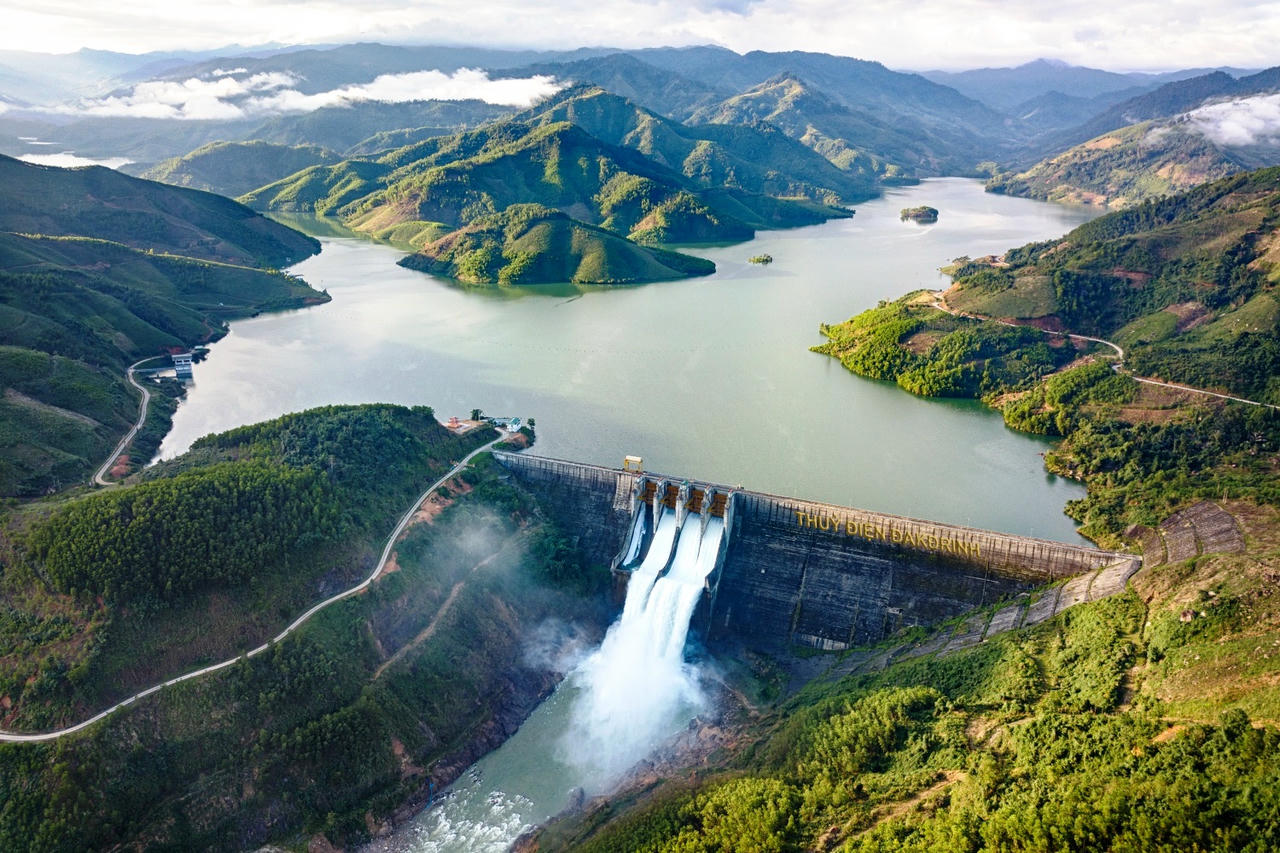 Các công trình thủy điện góp phần quan trọng trong việc điều tiết lũ, bảo vệ vùng hạ du Quảng Ngãi.
