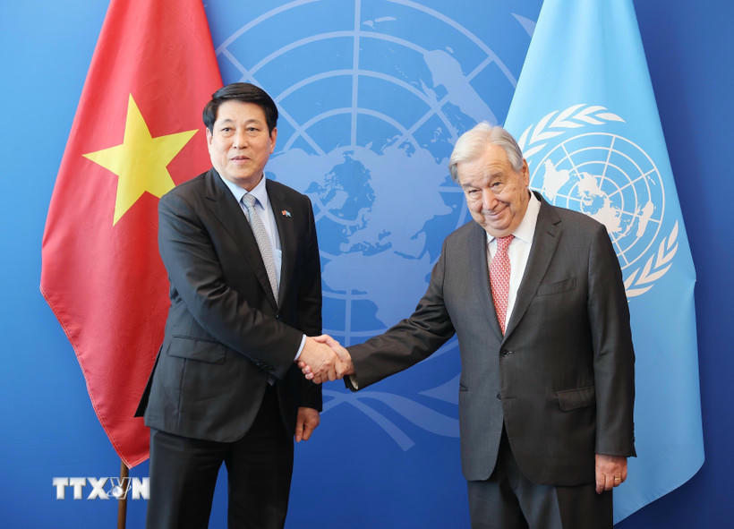Chủ tịch nước Lương Cường gặp Tổng Thư ký Liên hợp quốc Antonio Guterres. Ảnh: TTXVN