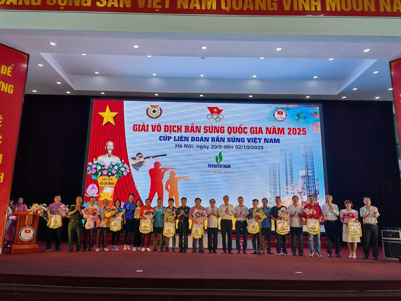 BTC trao giải thưởng đợt 1 cho các VĐV đạt thành tích