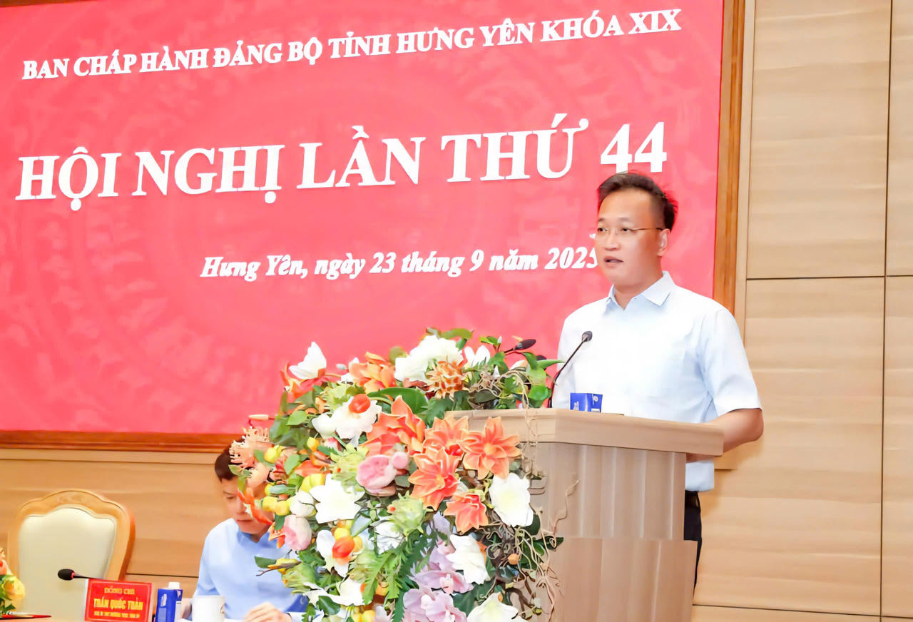 Ông Nguyễn Hữu Nghĩa, Bí thư Tỉnh ủy phát biểu tại hội nghị.