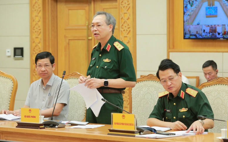 Trung tướng Doãn Thái Đức phát biểu tại cuộc họp - Ảnh: VGP/Minh Khôi