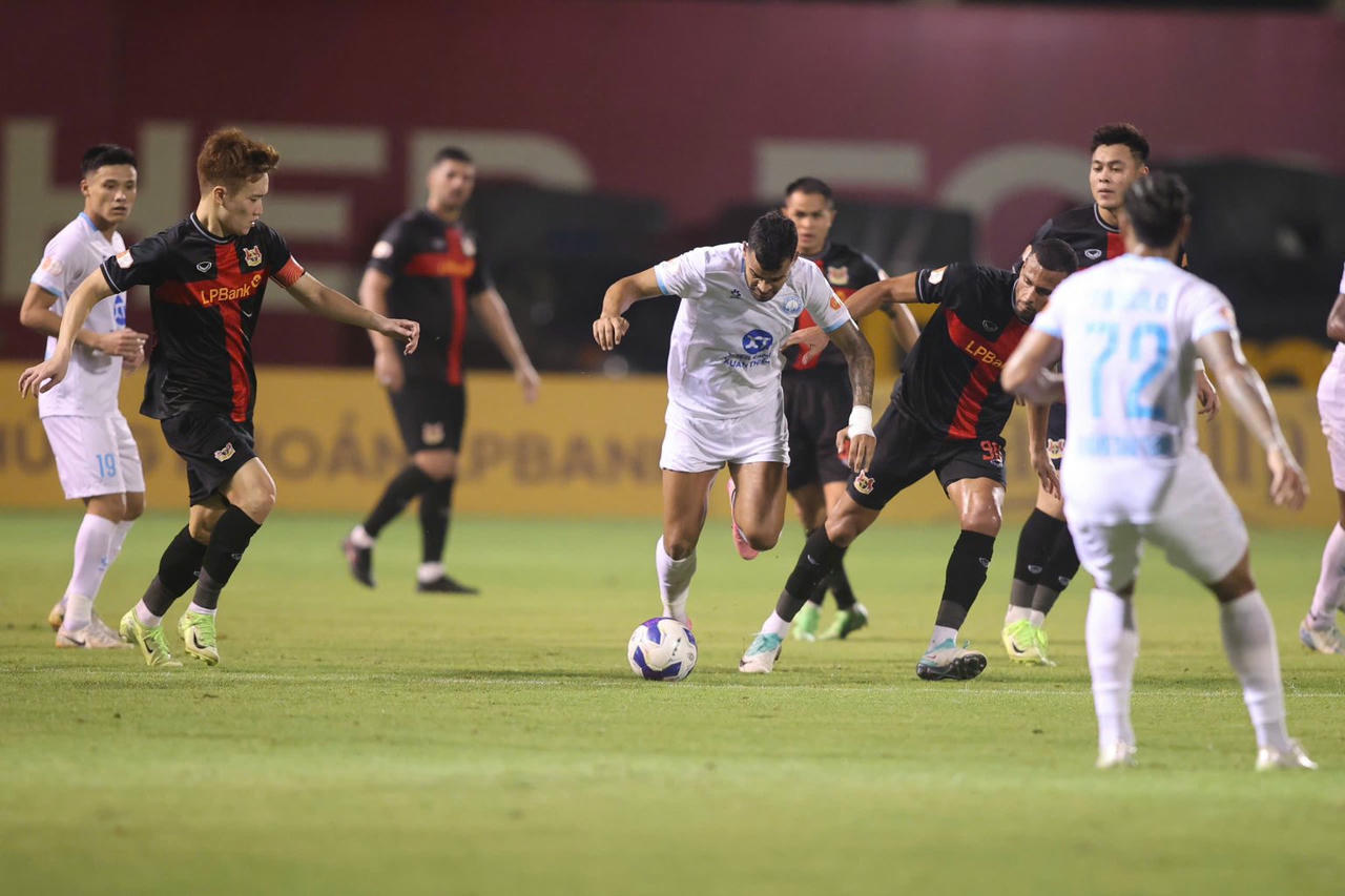 Ninh Bình tiếp tục bất bại tại vòng 4 V.League