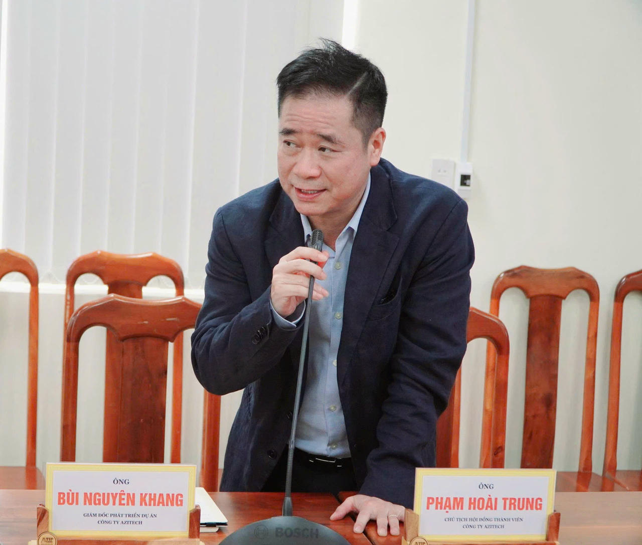 Đại diện Công ty TNHH Công nghệ Azitech phát biểu
tại buổi làm việc.