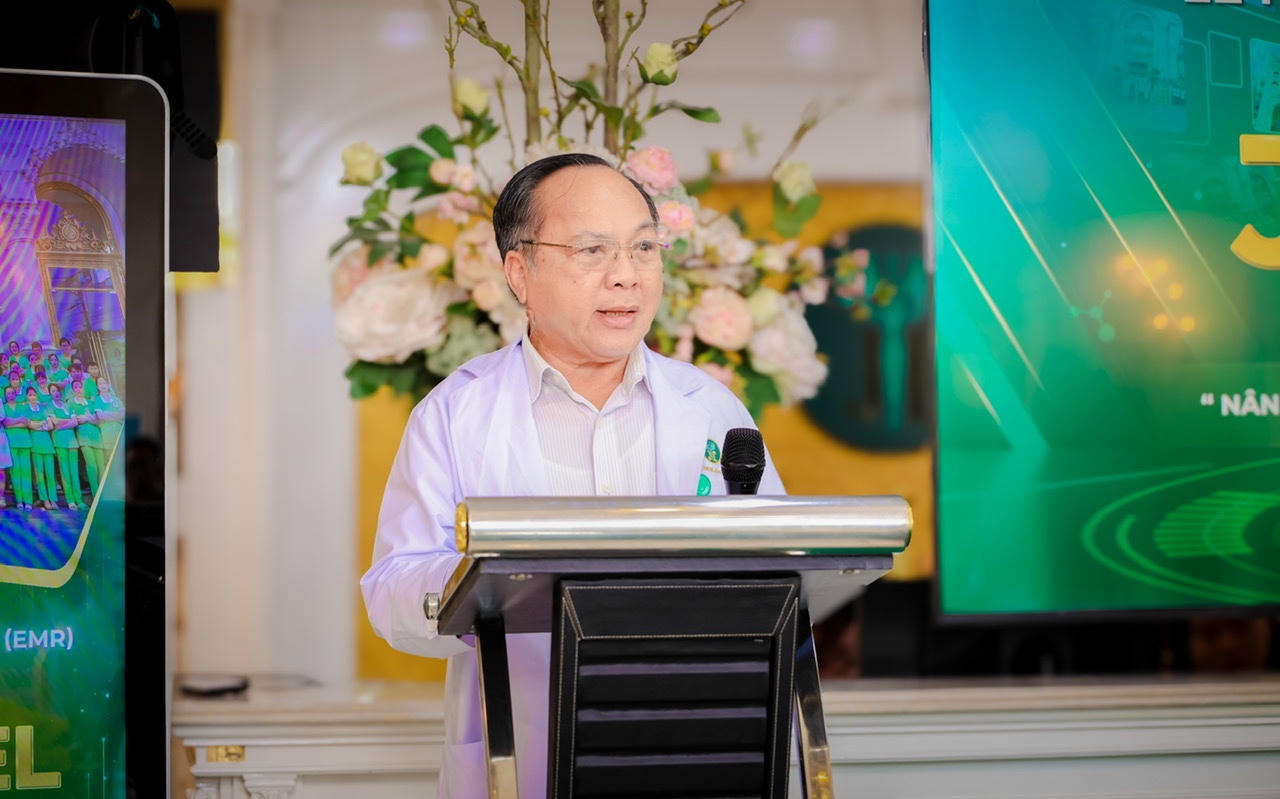 BS Nguyễn Hữu Tường – Giám đốc chuyên môn Bệnh viện Thẩm mỹ JT Angel – khẳng định: “Chúng tôi không chỉ chú trọng đến chất lượng dịch vụ thẩm mỹ mà còn đặt mục tiêu đảm bảo an toàn, bảo mật và tiện ích tối đa cho khách hàng thông qua hệ thống bệnh án điện tử”