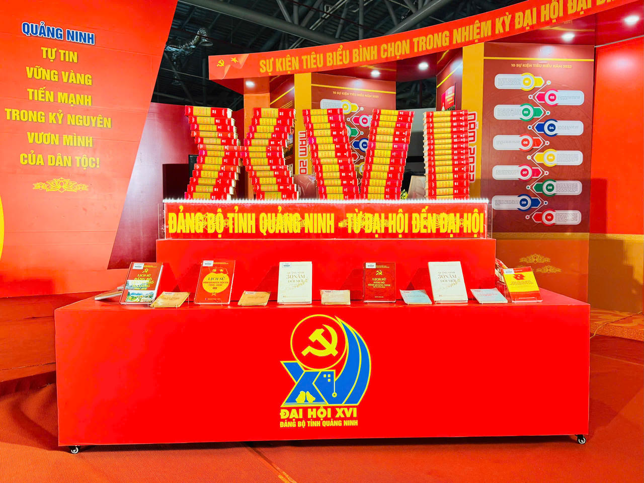 Các ấn phẩm sách, báo tiêu biểu cùng 50 tác phẩm tranh cổ động chào mừng Đại hội đại biểu Đảng bộ tỉnh Quảng Ninh lần thứ XVI, nhiệm kỳ 2025 - 2030.