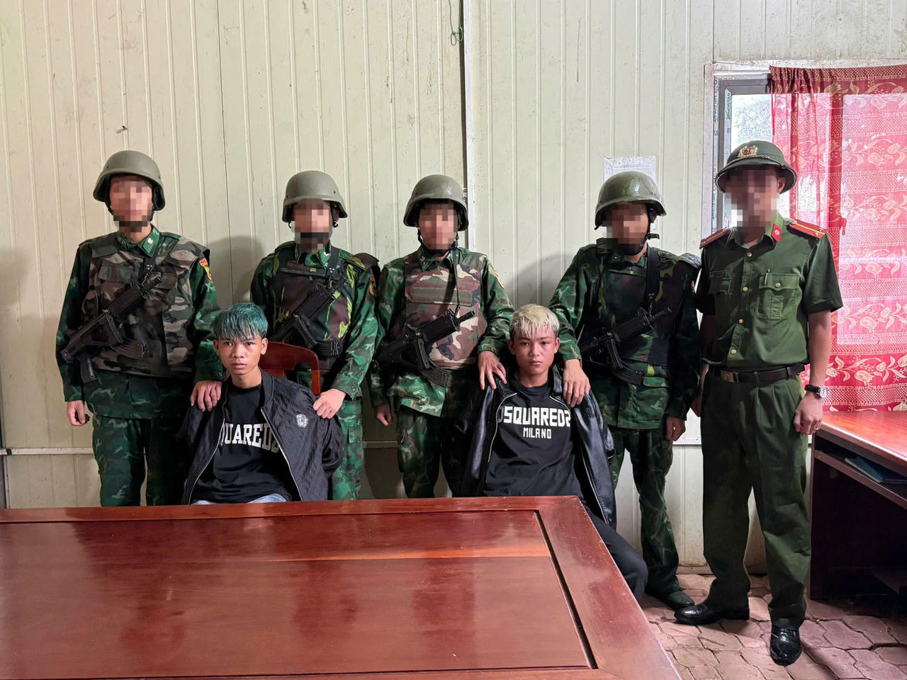 Bắt giữ 2 đối tượng tàng trữ hàng trăm viên ma túy tổng hợp