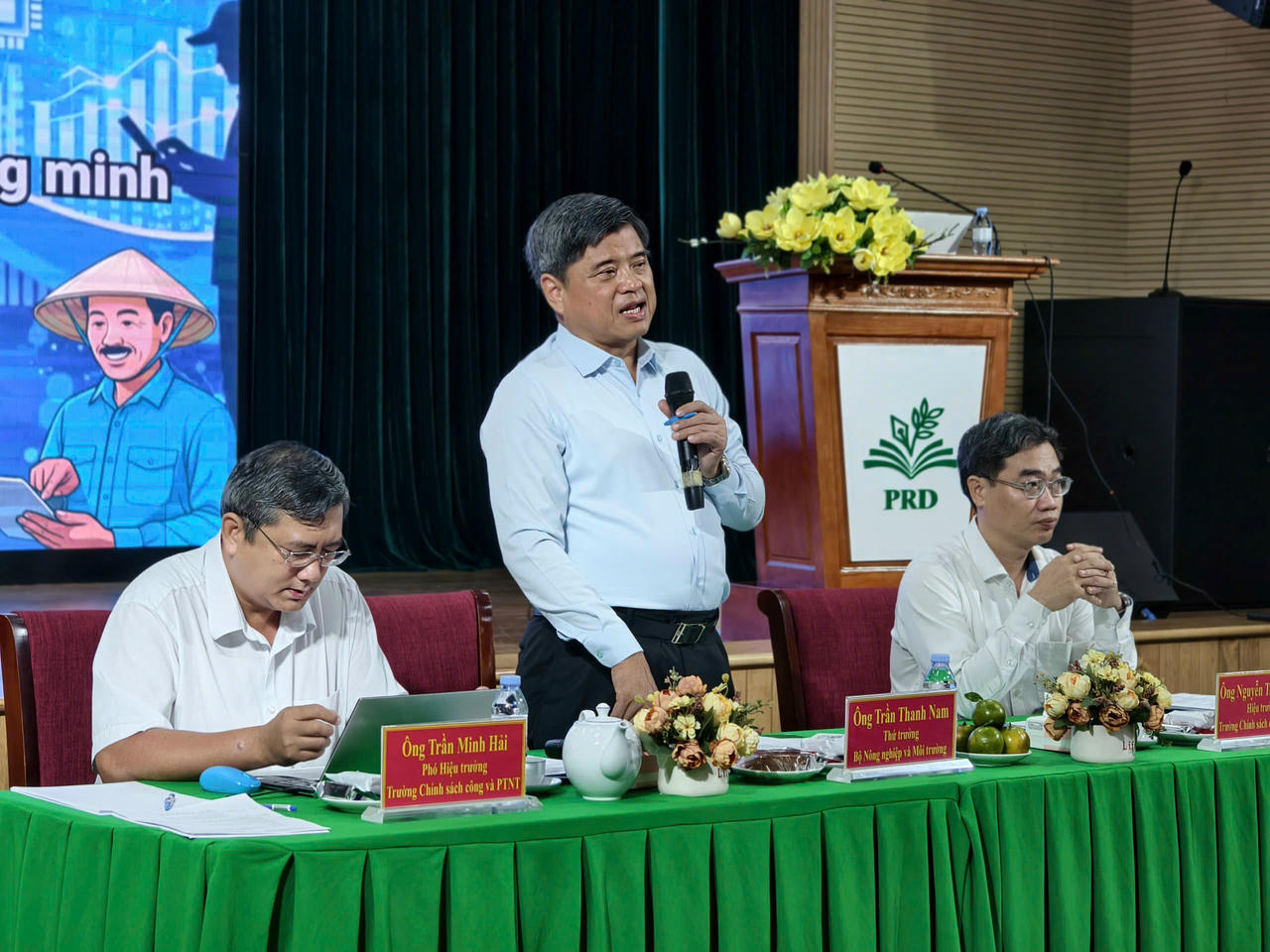 Xây dựng hình mẫu “nông dân chuyên nghiệp” cho tiến trình chuyển đổi nông nghiệp Việt Nam