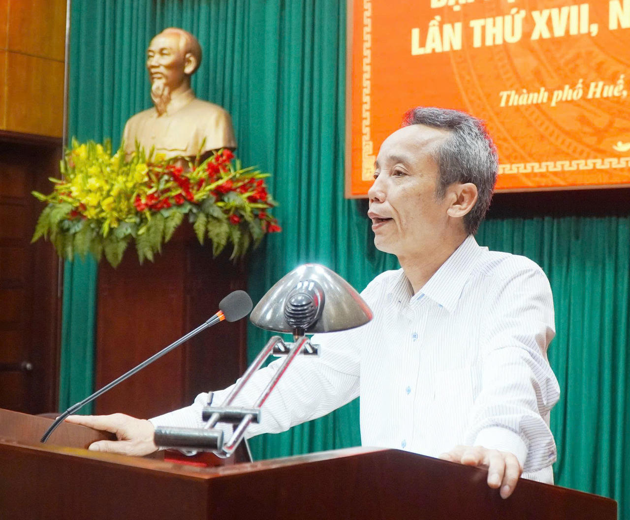 Ông Hoàng Khánh Hùng (UVTV Thành ủy, Trưởng Ban Tuyên giáo và Dân vận Thành ủy) thông tin về Đại hội