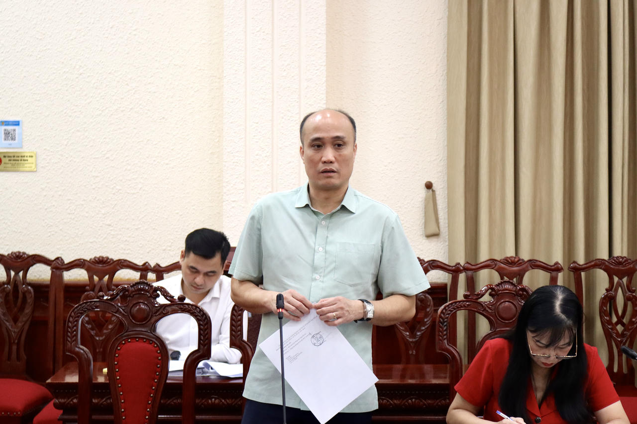 PGS.TS Tô Văn Hoà phát biểu tại buổi làm việc. 