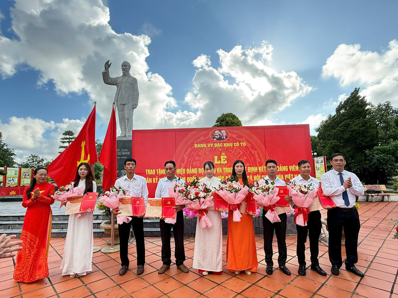 Từ đầu nhiệm kỳ đến nay, Đảng bộ tỉnh đã kết nạp 14.789 đảng viên mới, bình quân tăng 3,23%/năm.