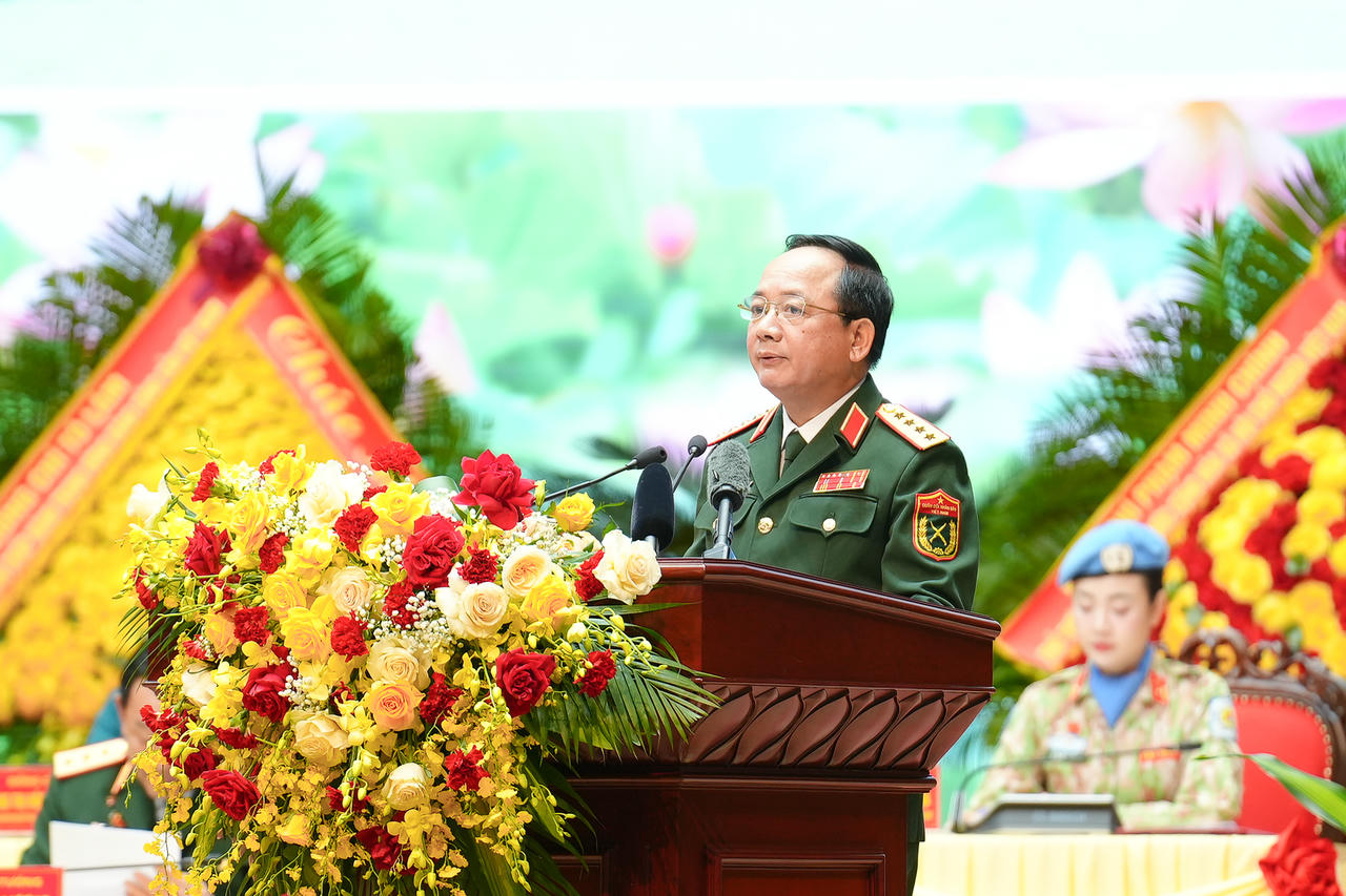 Đại tướng Trịnh Văn Quyết trình bày báo cáo tại đại hội. Ảnh: P.Mai
