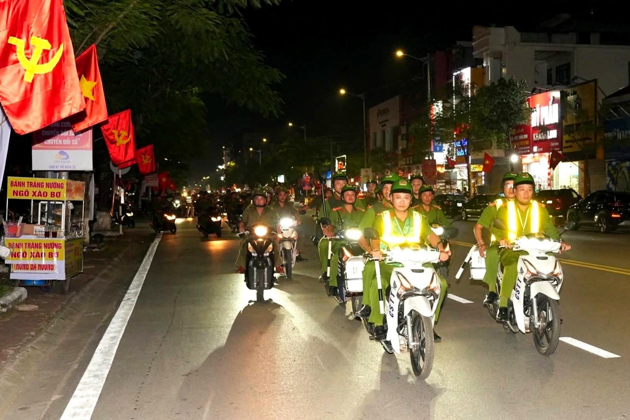 Các lực lượng đồng loạt xuất quân làm nhiệm vụ ngay trong đêm.