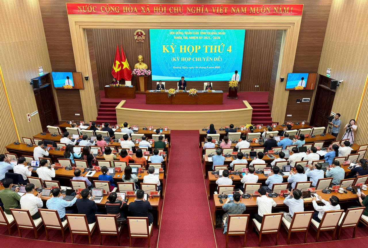 Quang cảnh kỳ họp.