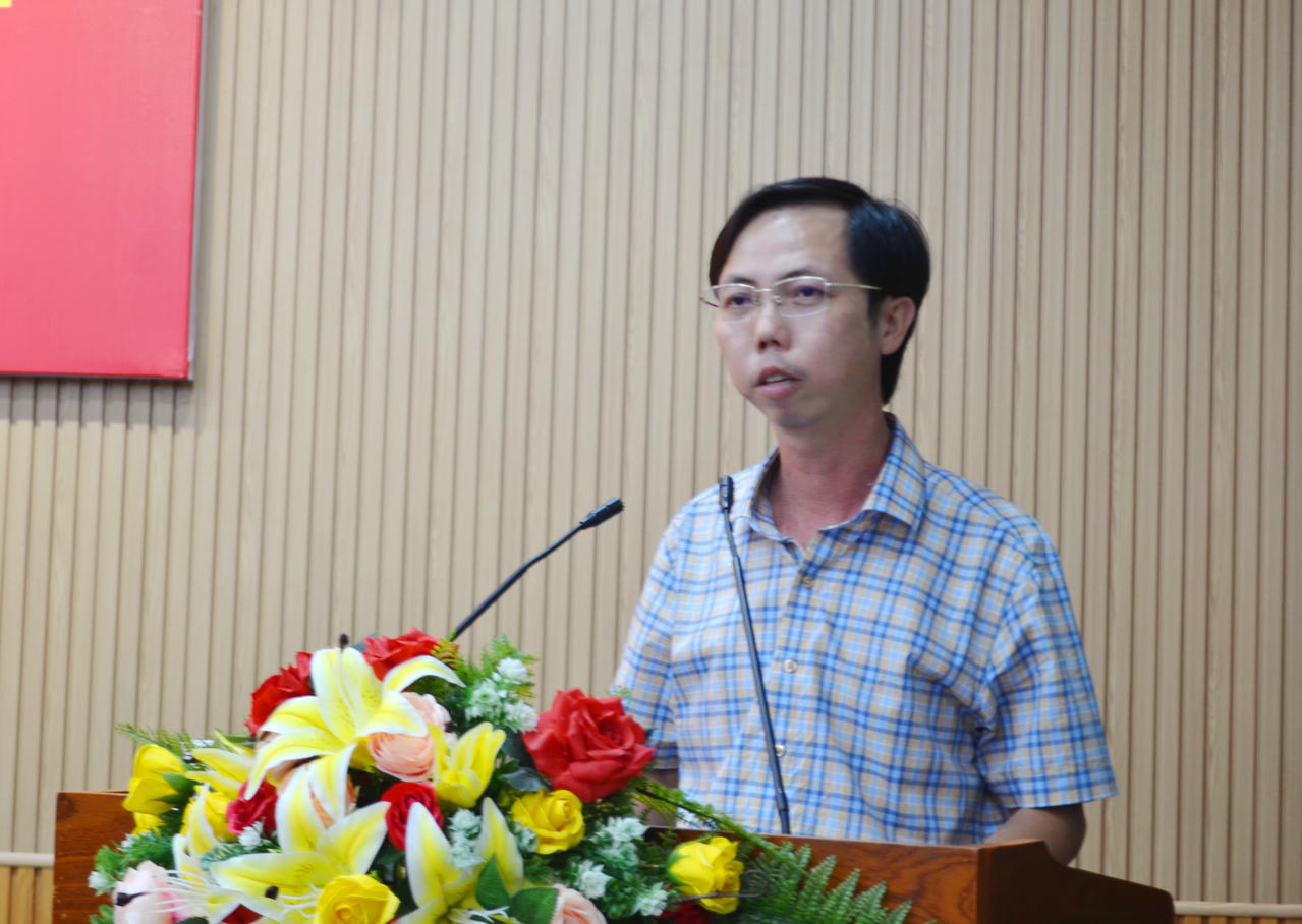 Ông Lý Vĩ Triều Dương – Phó Giám đốc Sở Văn hóa, Thể thao và Du lịch Cà Mau thông tin về tổ chức các hoạt động hưởng ứng Ngày Du lịch Thế giới.