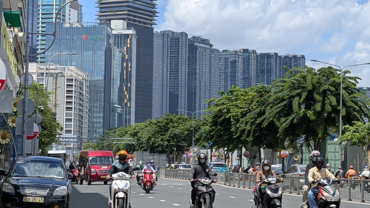 Trong Giai đoạn 1, TP Hồ Chí Minh sẽ phát triển thành Trung tâm “Quản lý Tài sản và Quỹ đầu tư”, là “Trung tâm chính” năng động.  