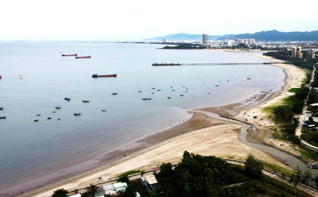 Dự án bến cảng container Liên Chiểu công suất 74 triệu tấn/năm được xây dựng tại phường Hải Vân.