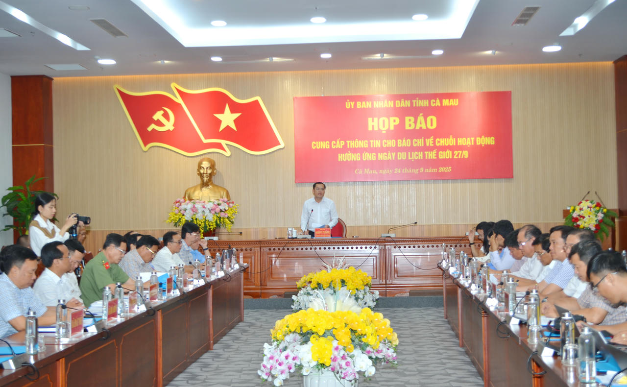 Quang cảnh buổi họp báo công bố các hoạt động hưởng ứng Ngày Du lịch Thế giới (27/9).